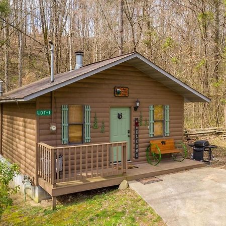 Bear Mountain Hollow-Free Dollywood Ticket- Cozy Cabin With A Hot Tub, Arcade & Deck Close To Town Pigeon Forge Ngoại thất bức ảnh