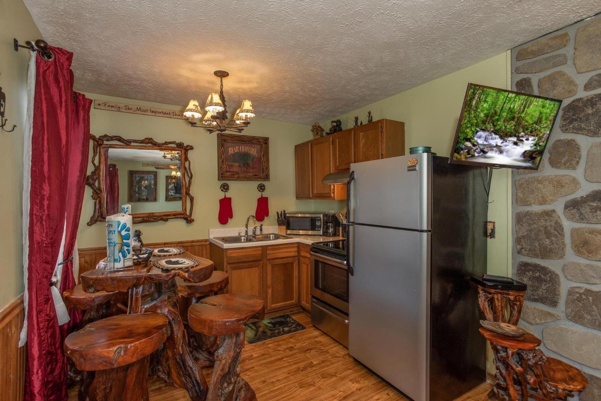 Bear Mountain Hollow-Free Dollywood Ticket- Cozy Cabin With A Hot Tub, Arcade & Deck Close To Town Pigeon Forge Ngoại thất bức ảnh
