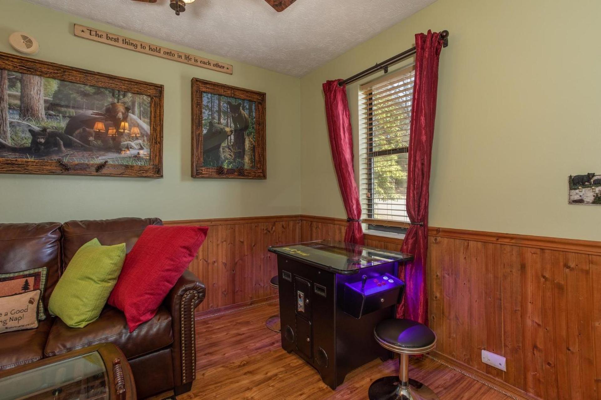 Bear Mountain Hollow-Free Dollywood Ticket- Cozy Cabin With A Hot Tub, Arcade & Deck Close To Town Pigeon Forge Ngoại thất bức ảnh
